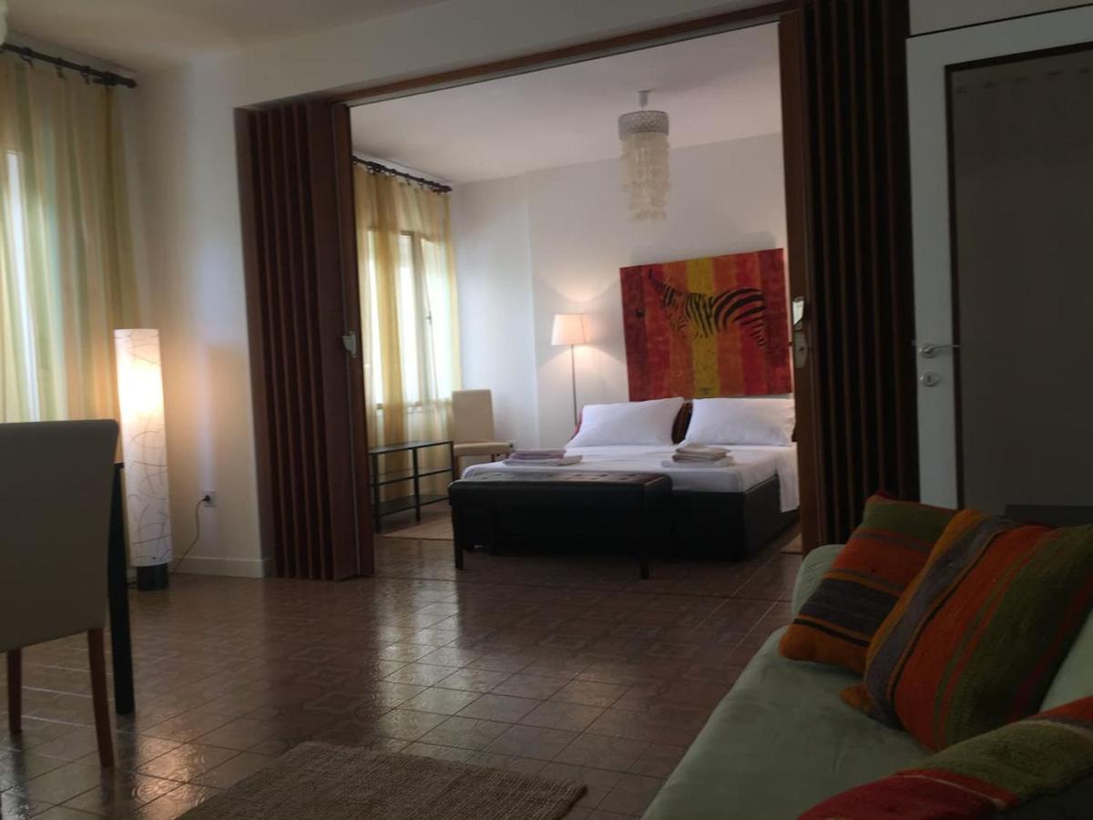 Domic ,Two Bedrooms Whit Large Terrace Njivice Buitenkant foto
