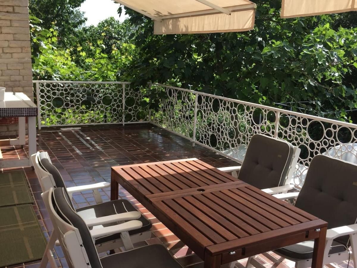 Domic ,Two Bedrooms Whit Large Terrace Njivice Buitenkant foto